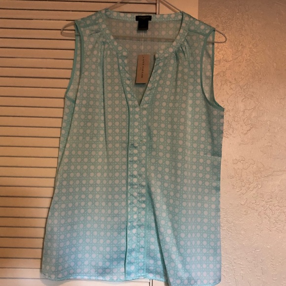 Tops - Picture 5 of 6